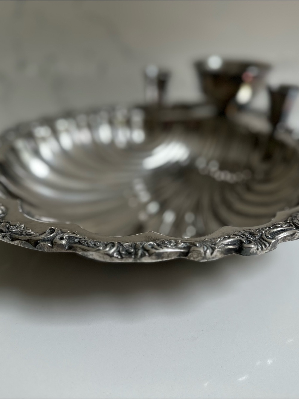 1940s Silver-Played Shell Serving Tray - Elegant Home Dining - vintage - Picture 10 of 14